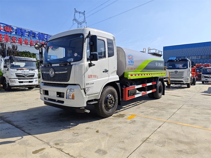 國(guó)六12-14方東風(fēng)天錦灑水車(chē)